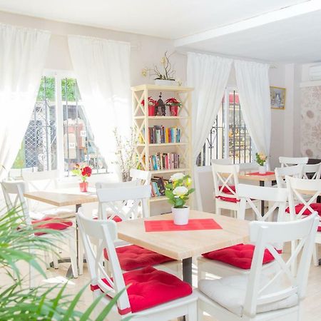 Hotel Marbella 푸엔히롤라 외부 사진