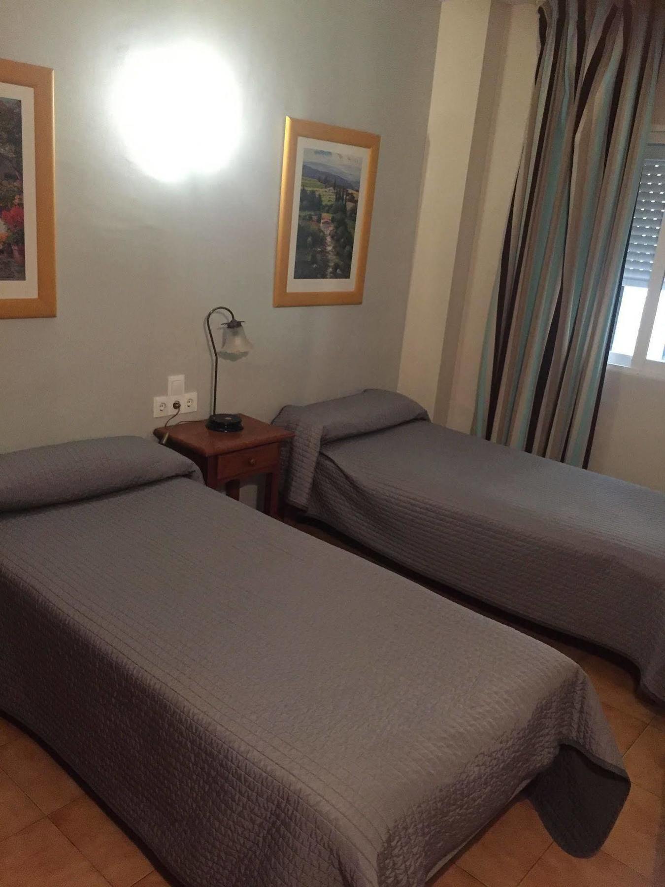 Hotel Marbella 푸엔히롤라 외부 사진