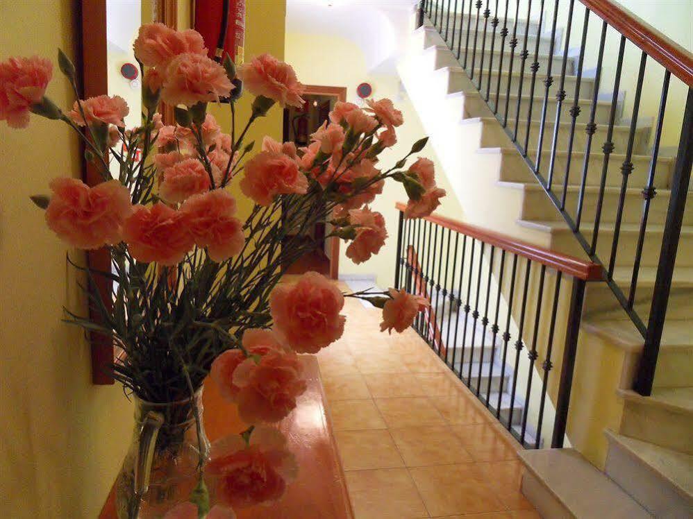 Hotel Marbella 푸엔히롤라 외부 사진